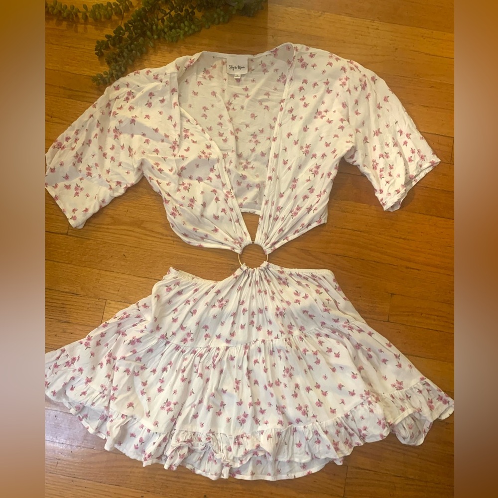 Floral Sky to Moon Cutout Dress with Ring Detail